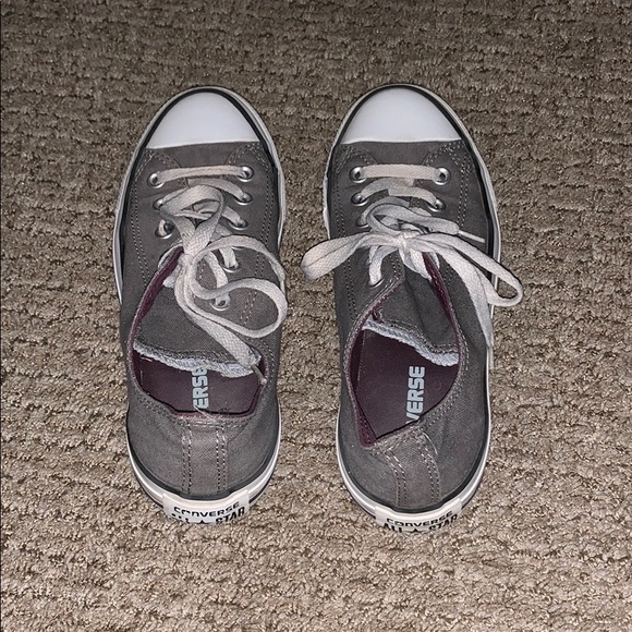 gray lightly worn converse - Picture 4 of 6